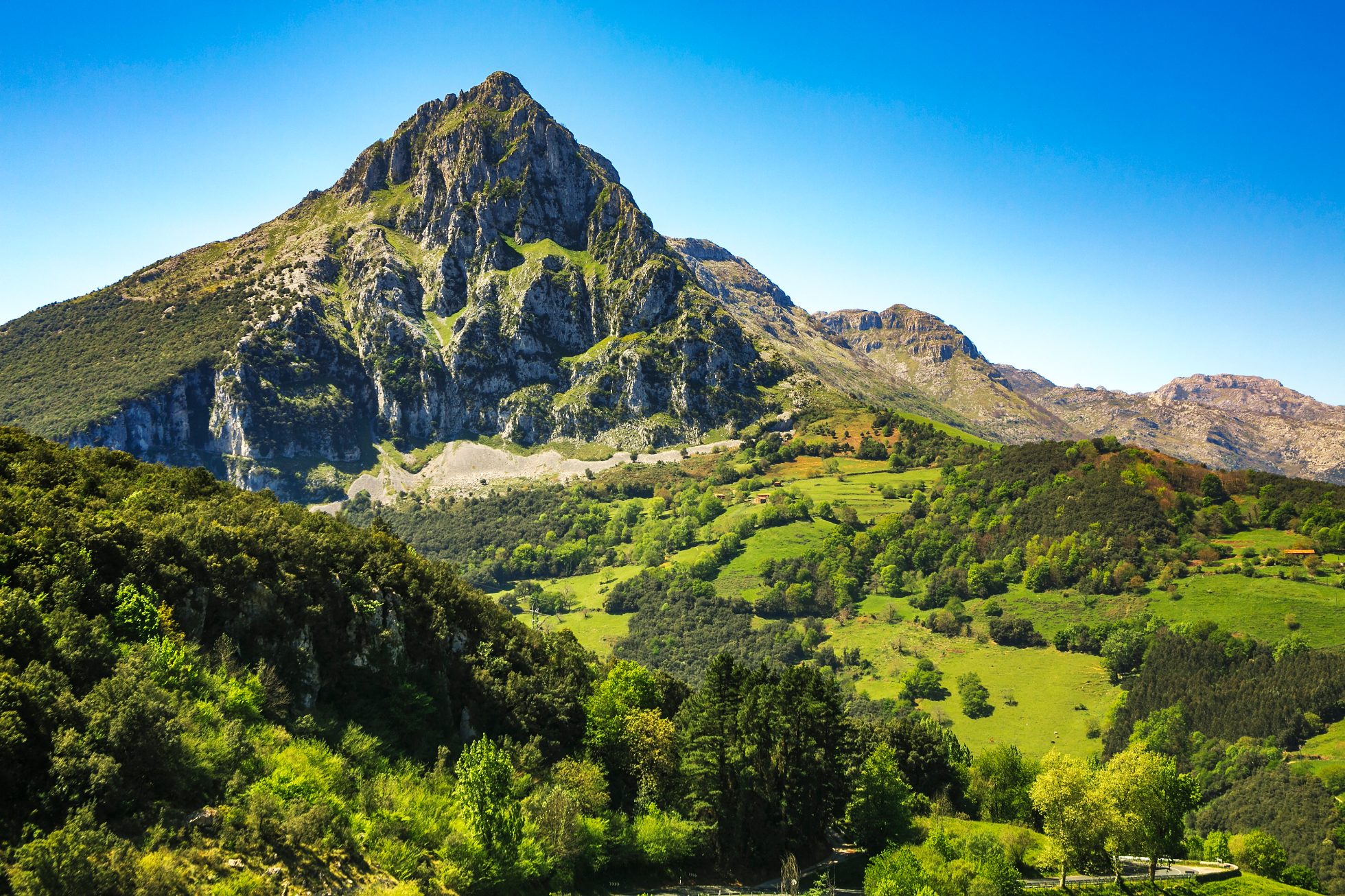 Dolina Ason, szczyt Pico de San Vicente, Kantabria w Hiszpanii